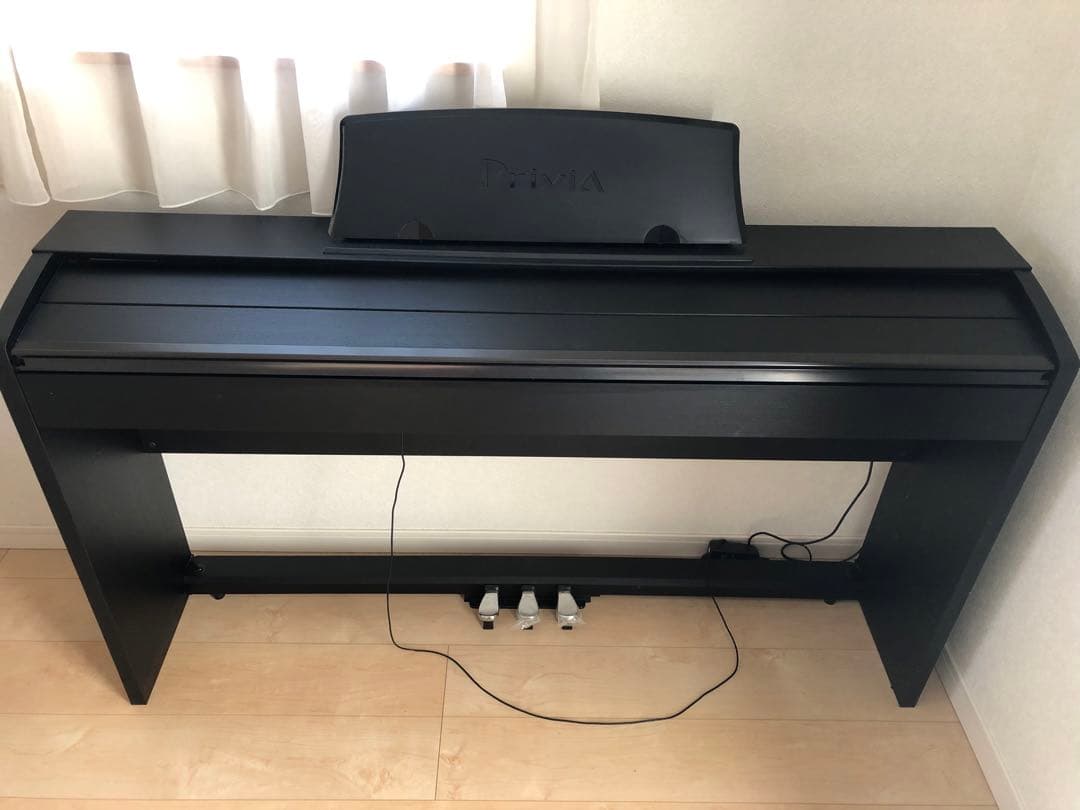 美品　電子ピアノ カシオ privia PX-735BK（送料込）
