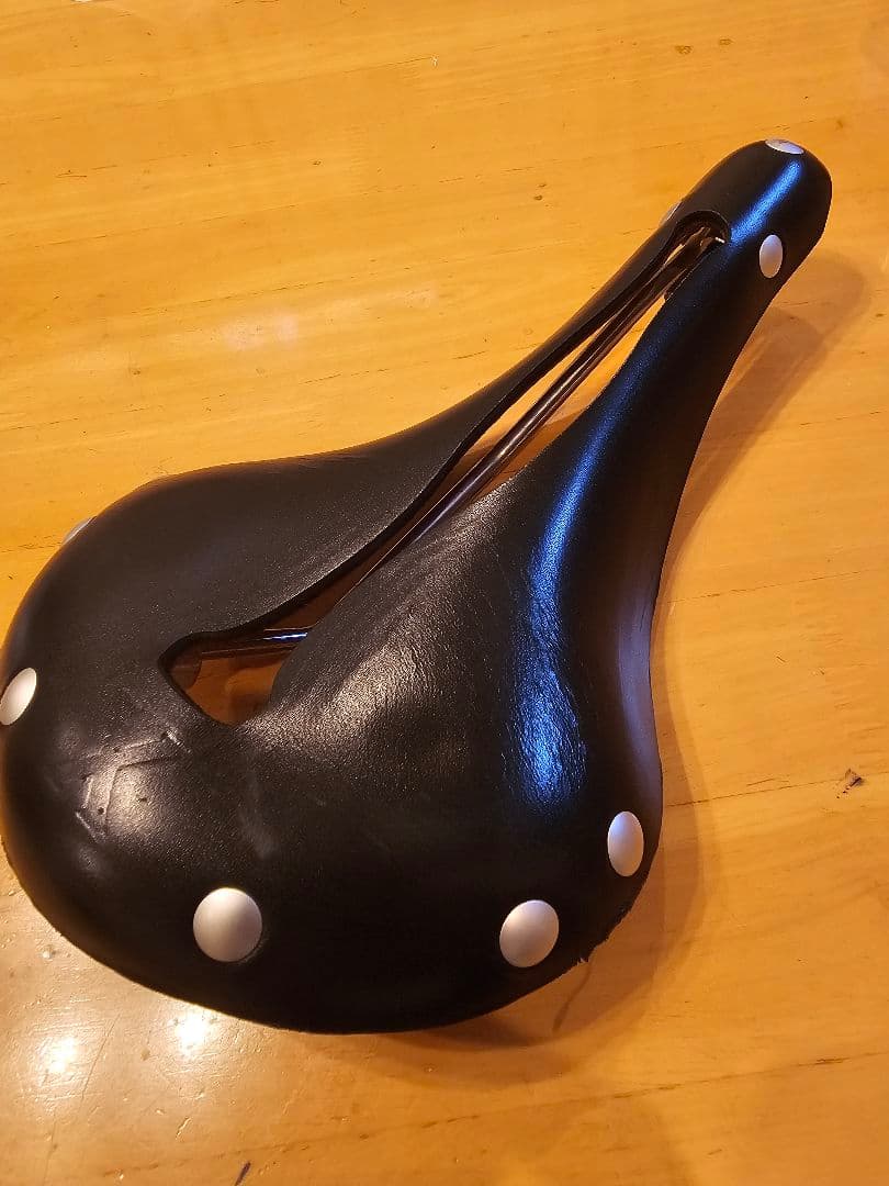 セラアナトミカ　X2　レザーサドル　ブラック