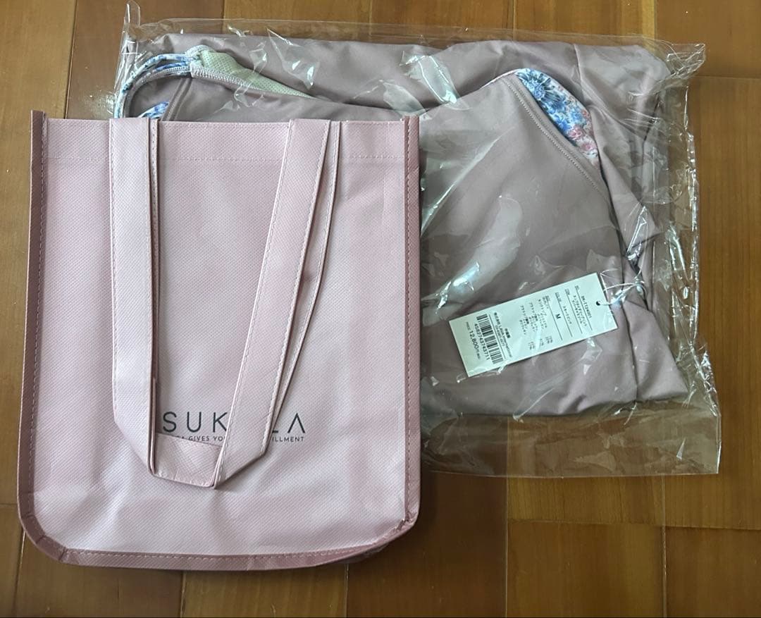 えみ　　新品　【SUKALA】エンブロイダリープリントカバーキャミソール