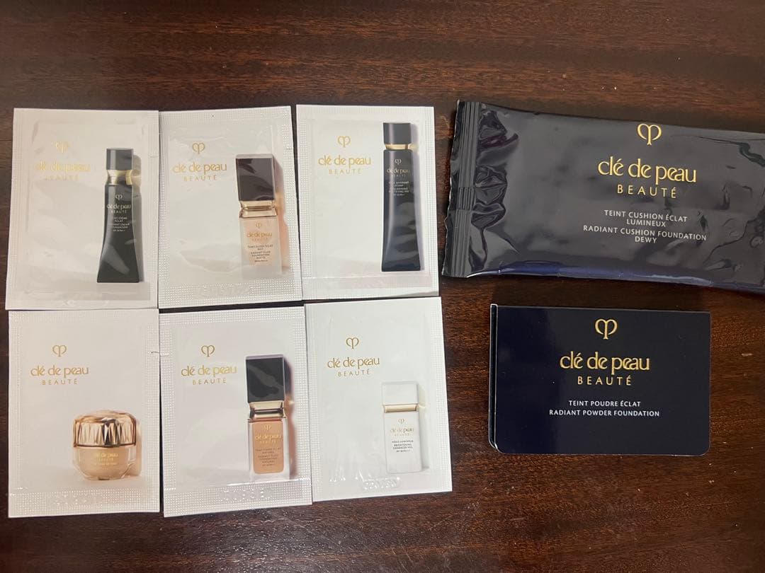 クレドポーボーテ タンクッションエクラルミヌ ナチュレル オークル10クッション