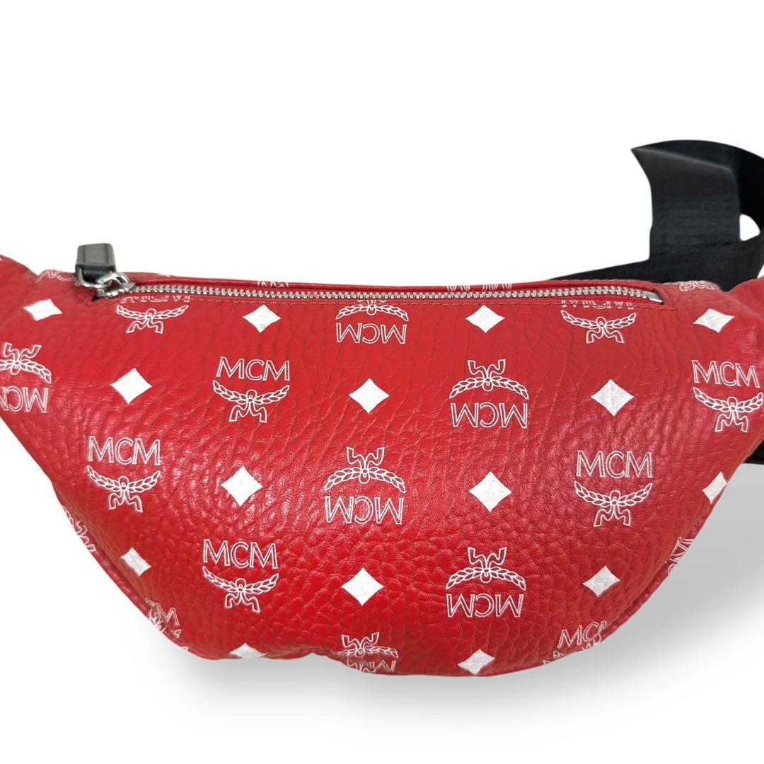 エムシーエム　ウエストポーチ　ボディバッグ　レッド　斜め掛け　2way　総柄