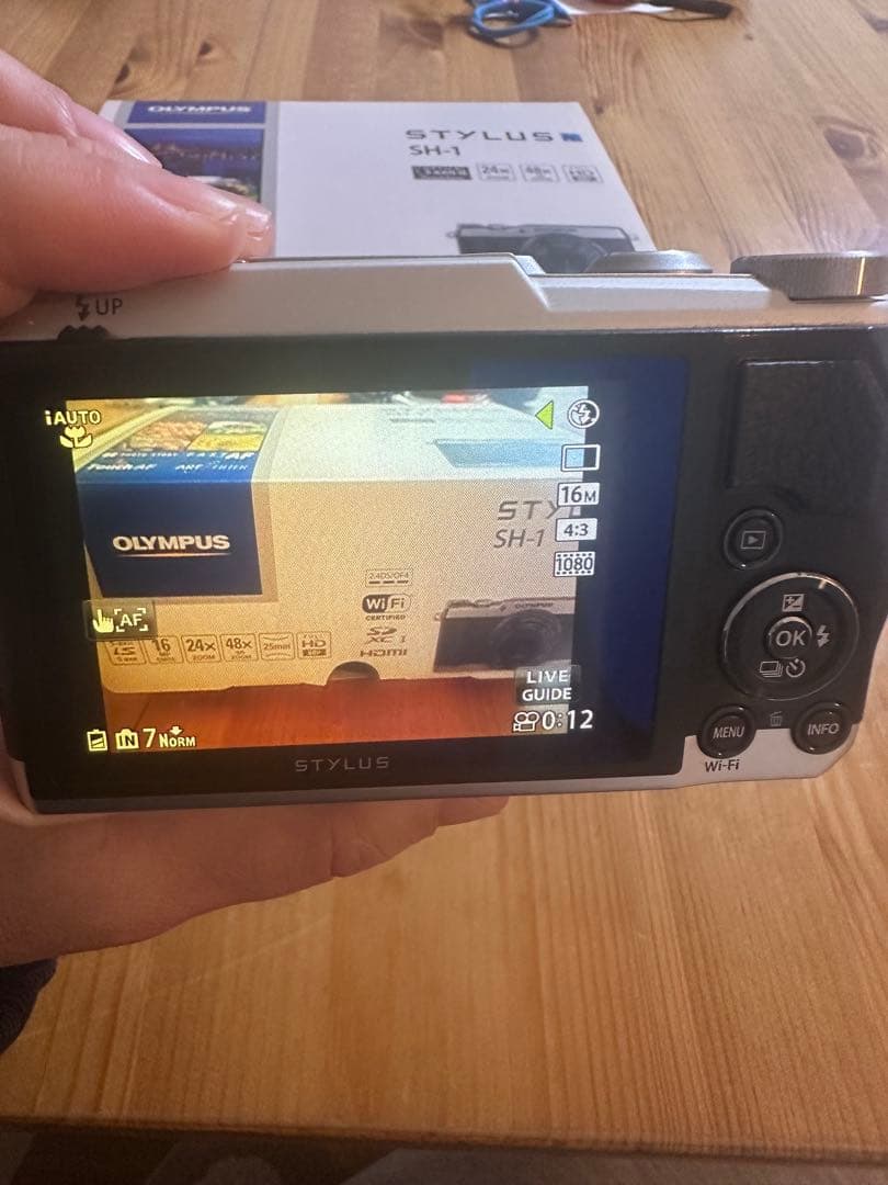 OLYMPUS STYLUS SH-1 コンパクトデジタルカメラ　美品