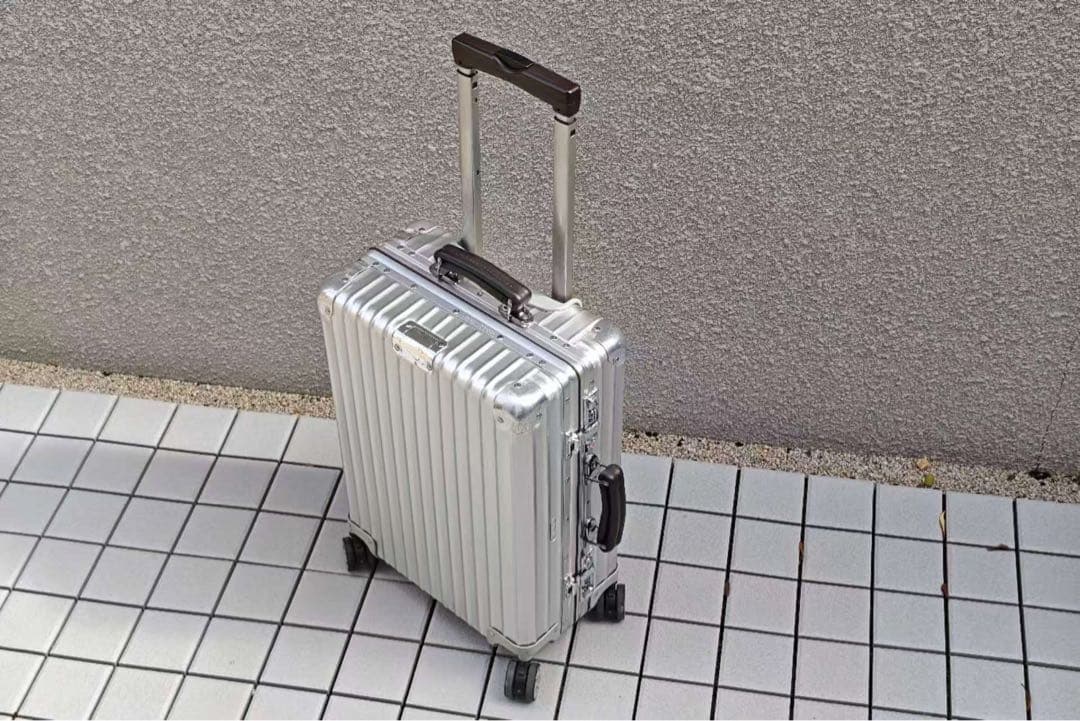 リムーワ　アルミ スーツケース シルバー 4輪　クラシック