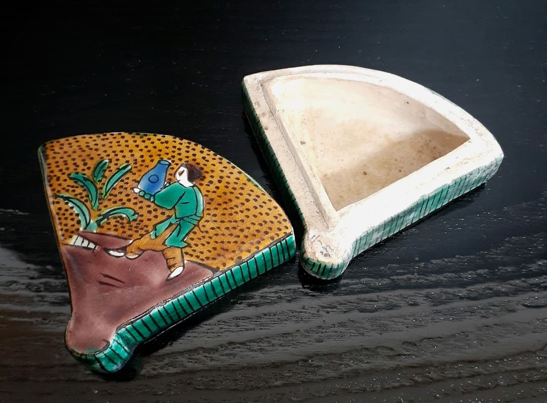 【名品】江戸末期～明治時代　古九谷　青手古九谷　扇形　壺運びの図　香合　茶道具