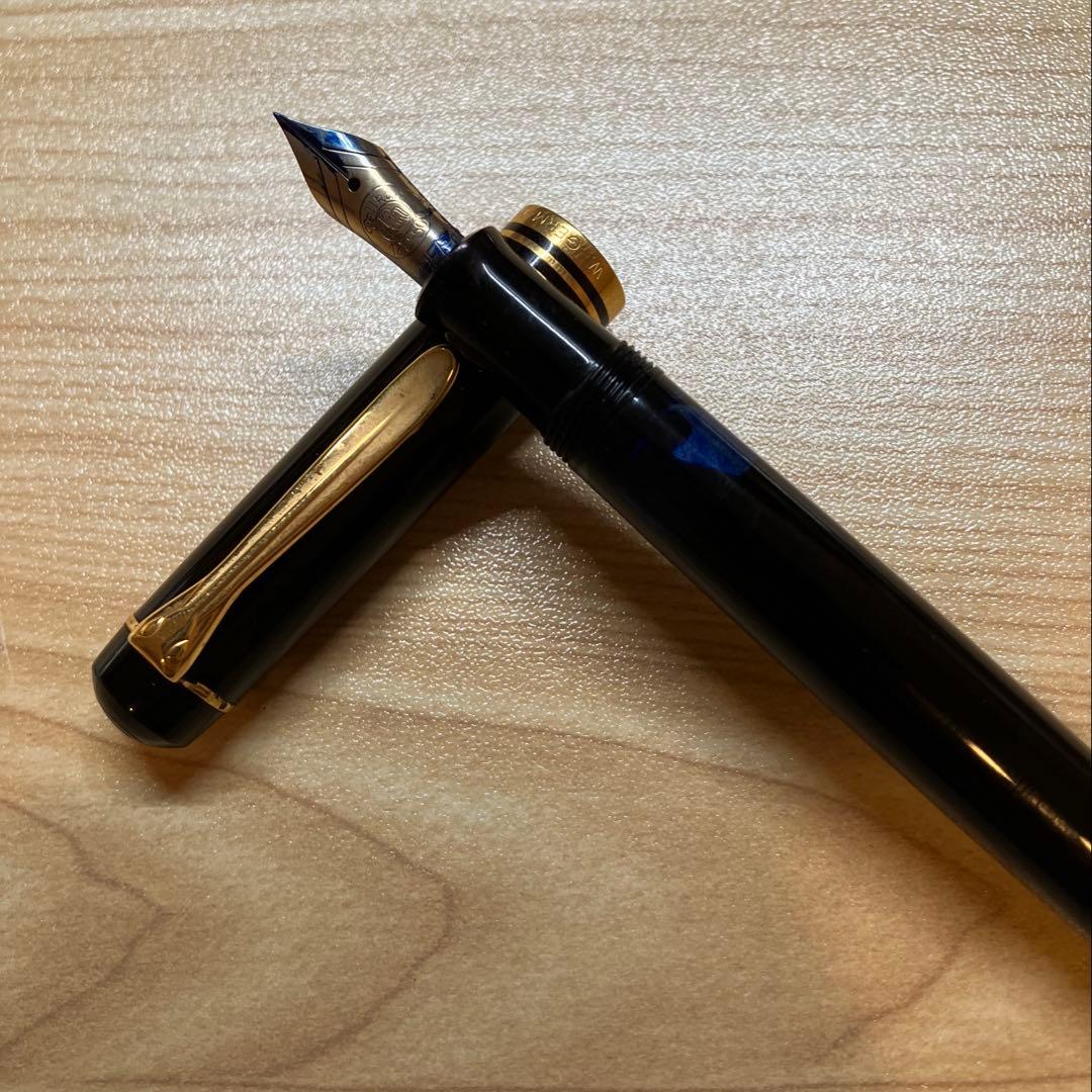 d*3様 Pelikan ブラック 万年筆