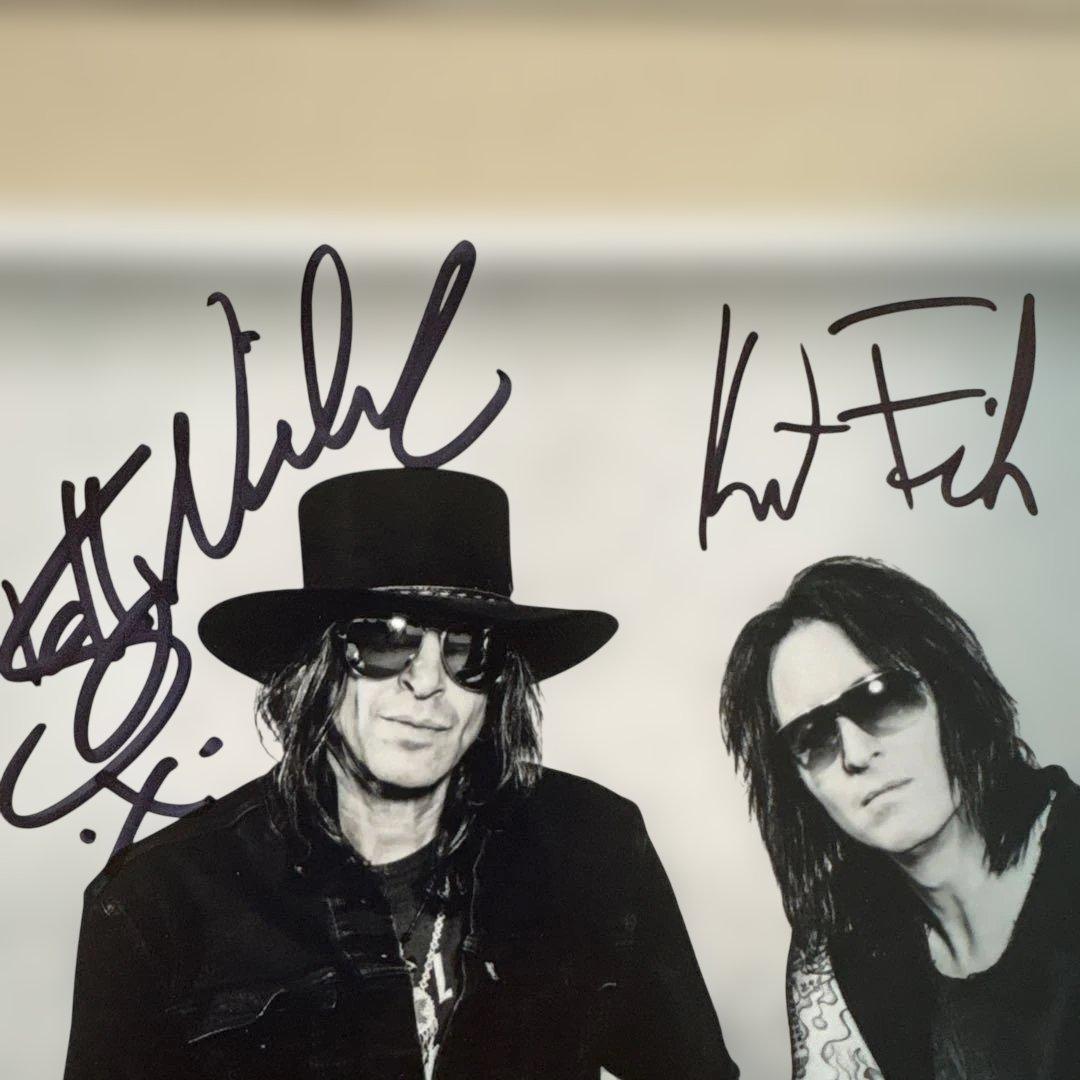 RILEY'S L.A.GUNS 直筆サイン入り写真とグッズセット