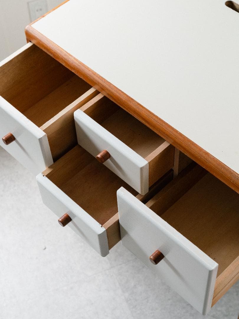 ヴィンテージ　サイドボード 収納 デスク ドレッサー　ミッドセンチュリーモダン