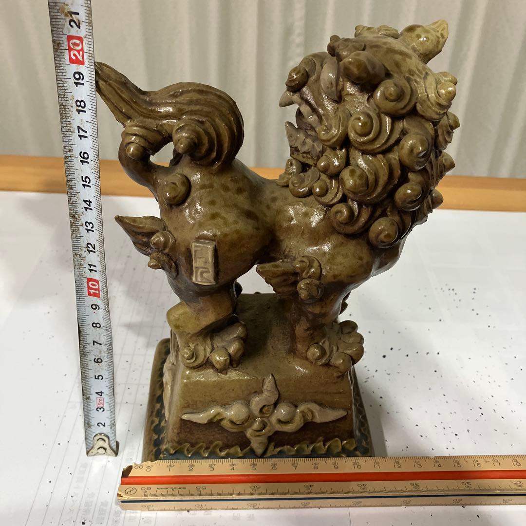 沖縄　琉球　壺屋焼　新里勇人作 台付シーサー ヤチムン　やちむん