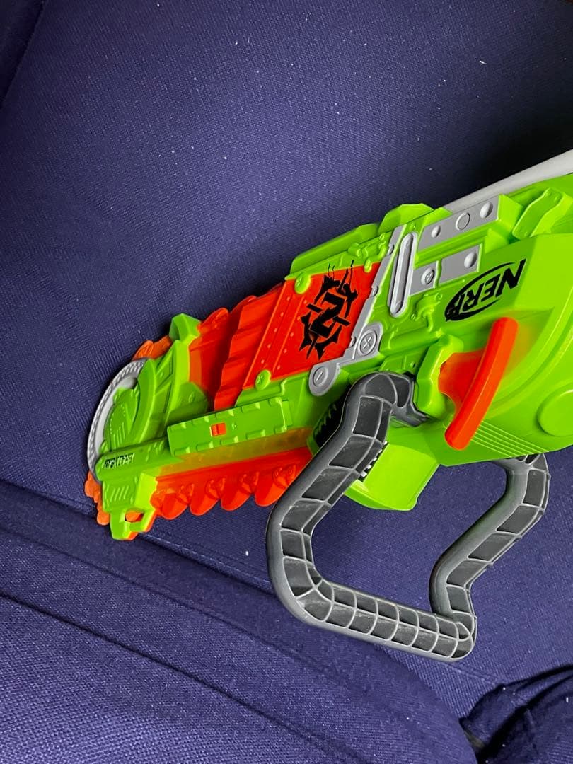 ナーフ　ゾンビストライク　NERF ブレインソー チェーンソー