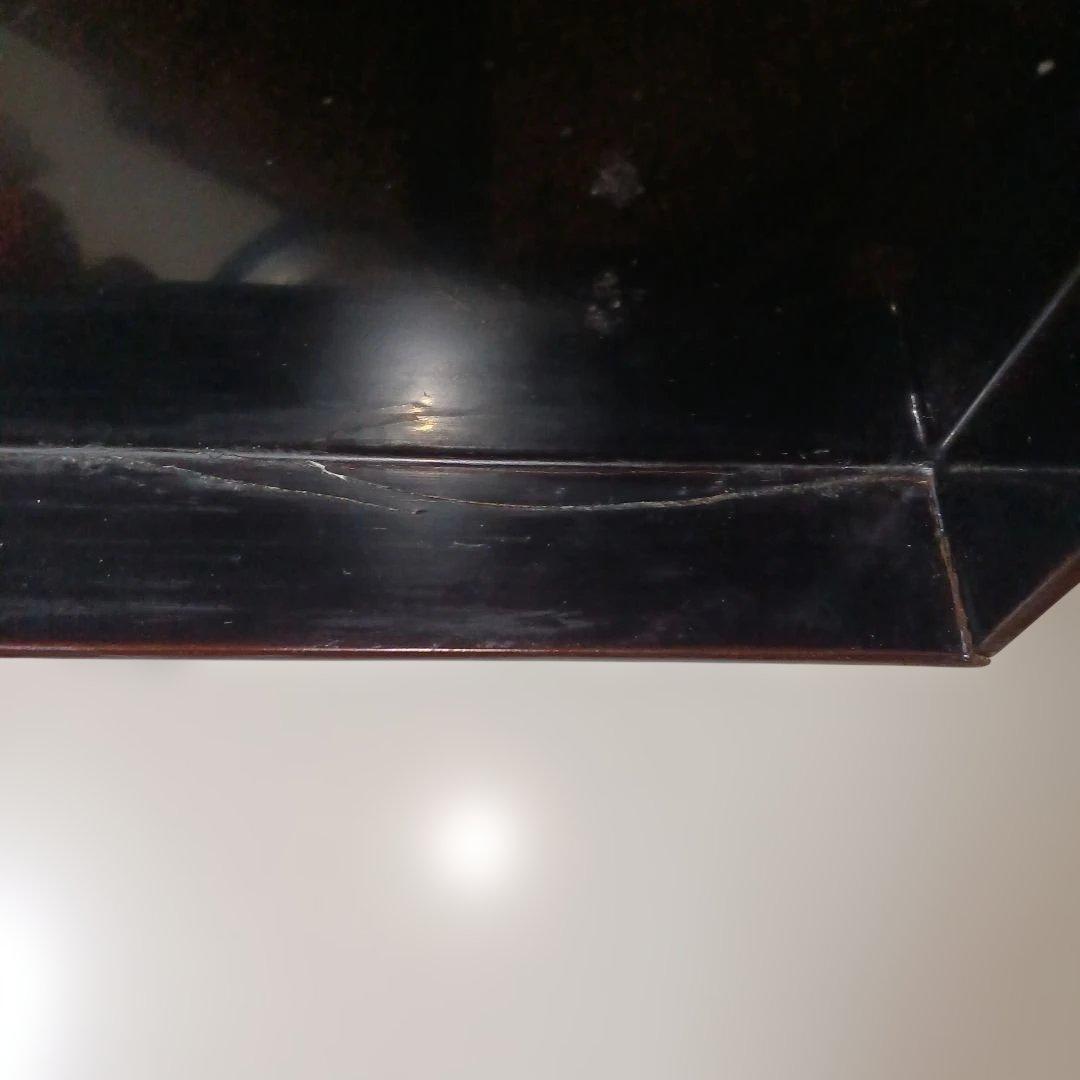 お茶道具、茶箱、銀漆花紋、輪島塗。蓋に補修の後あり、最後に、2枚写真あり。