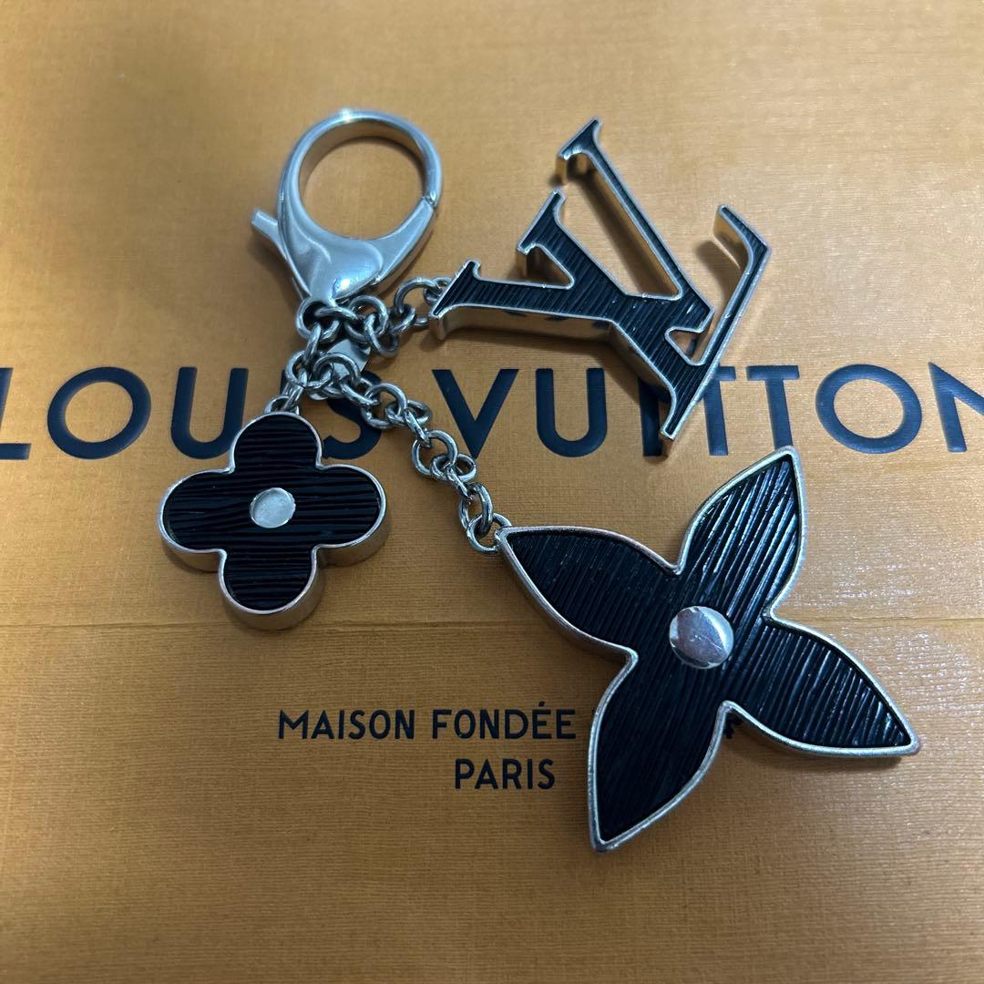 ルイヴィトン エピ ビジューサックフルールドゥ キーホルダー