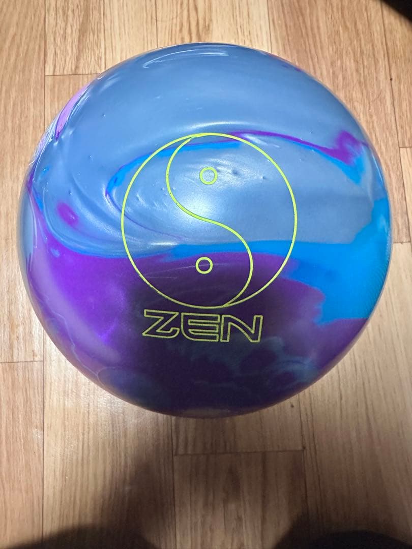 ボウリングボール ZEN