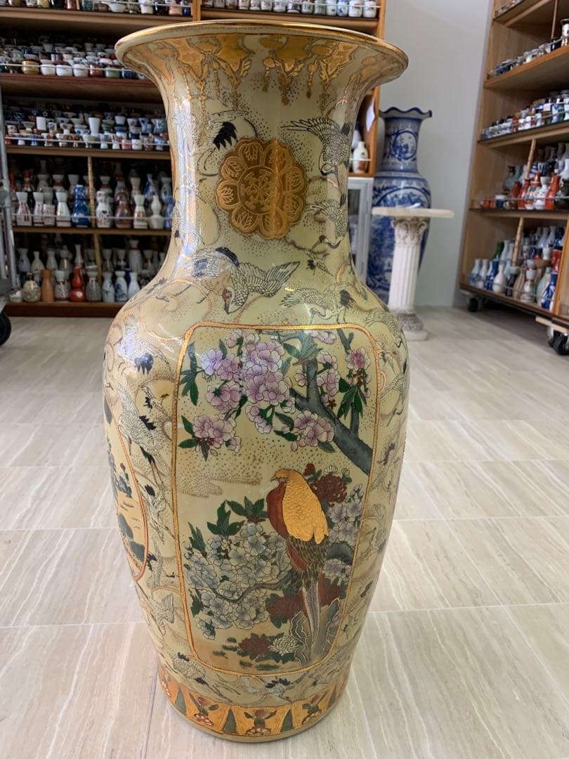 薩摩焼　金彩花鳥風月模様 陶器花瓶