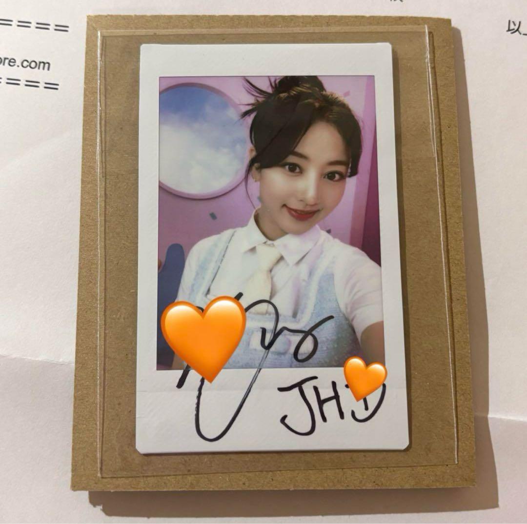 【購入意思のない\"いいね\"やめてください】ジヒョ直筆サイン入りチェキ