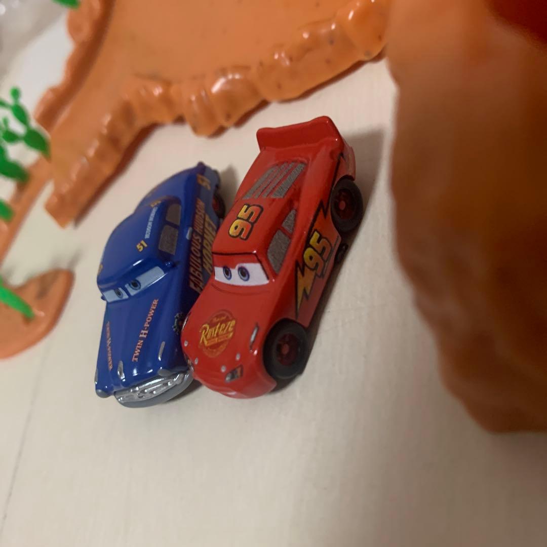 Pixar カーズ　ライトニングマックイーン ドッグハドソン プレイセット