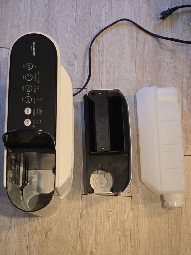 SHARPプラズマクラスター電気暖房機（セラミックファンヒーター）HX-TK12