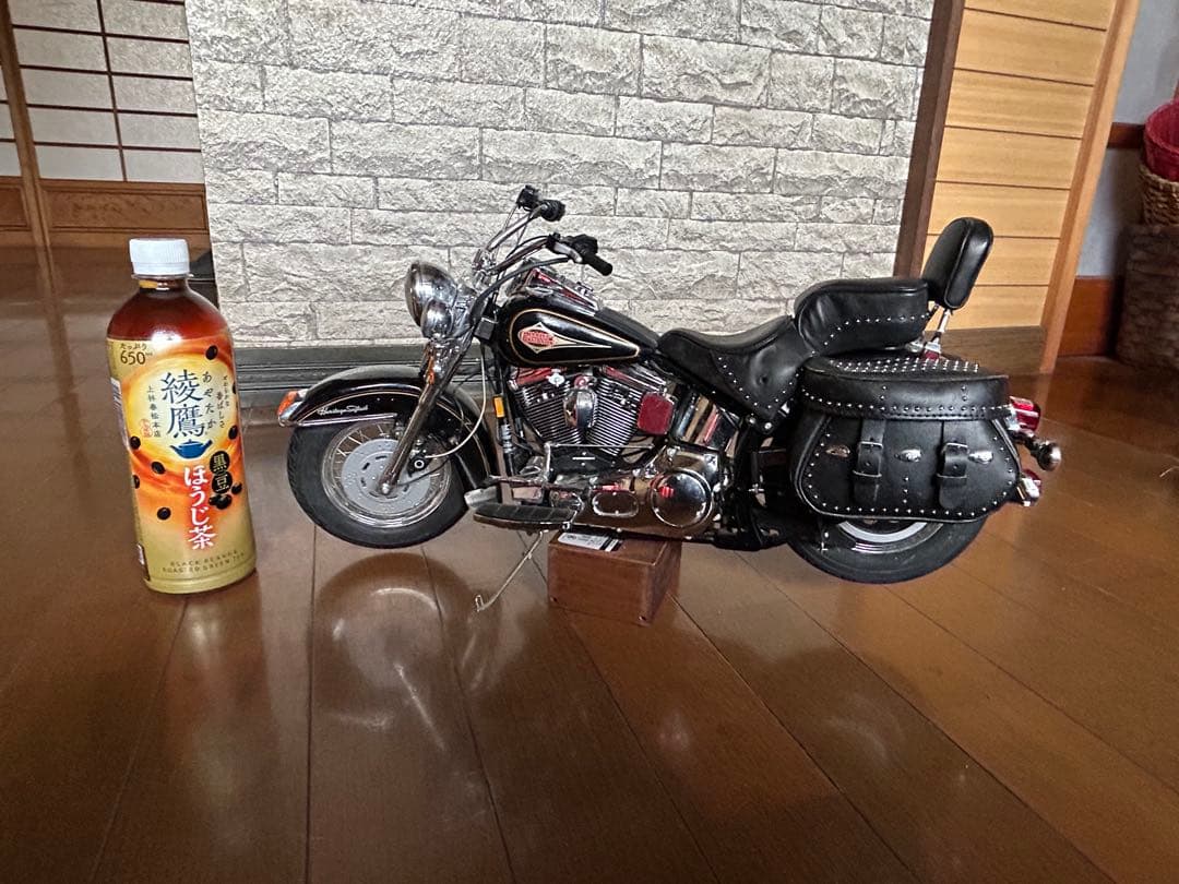 ハーレーFLSTCダイキャストミニカー