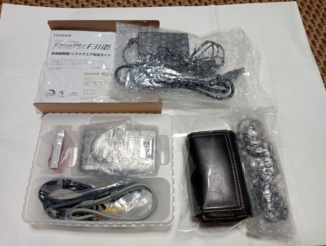 【動作品】FUJIFILM FinePix F31fd デジタルカメラ