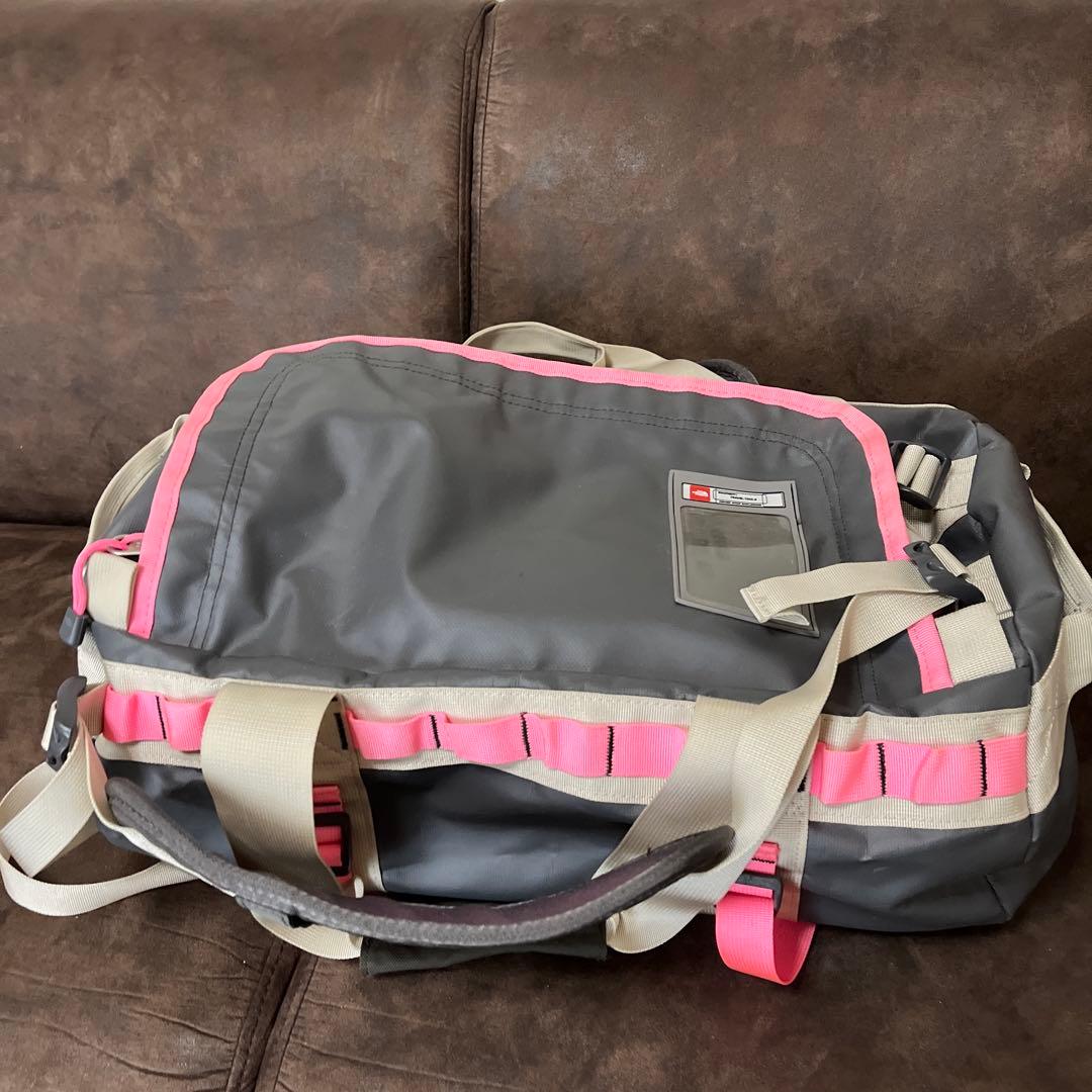 THE NORTH FACE ボストンバッグ グレー/ピンク