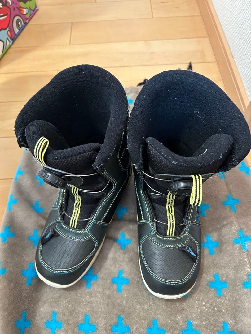 k2スノボードmini turbo110センチ　ブーツ21センチ　ウェアSサイズ