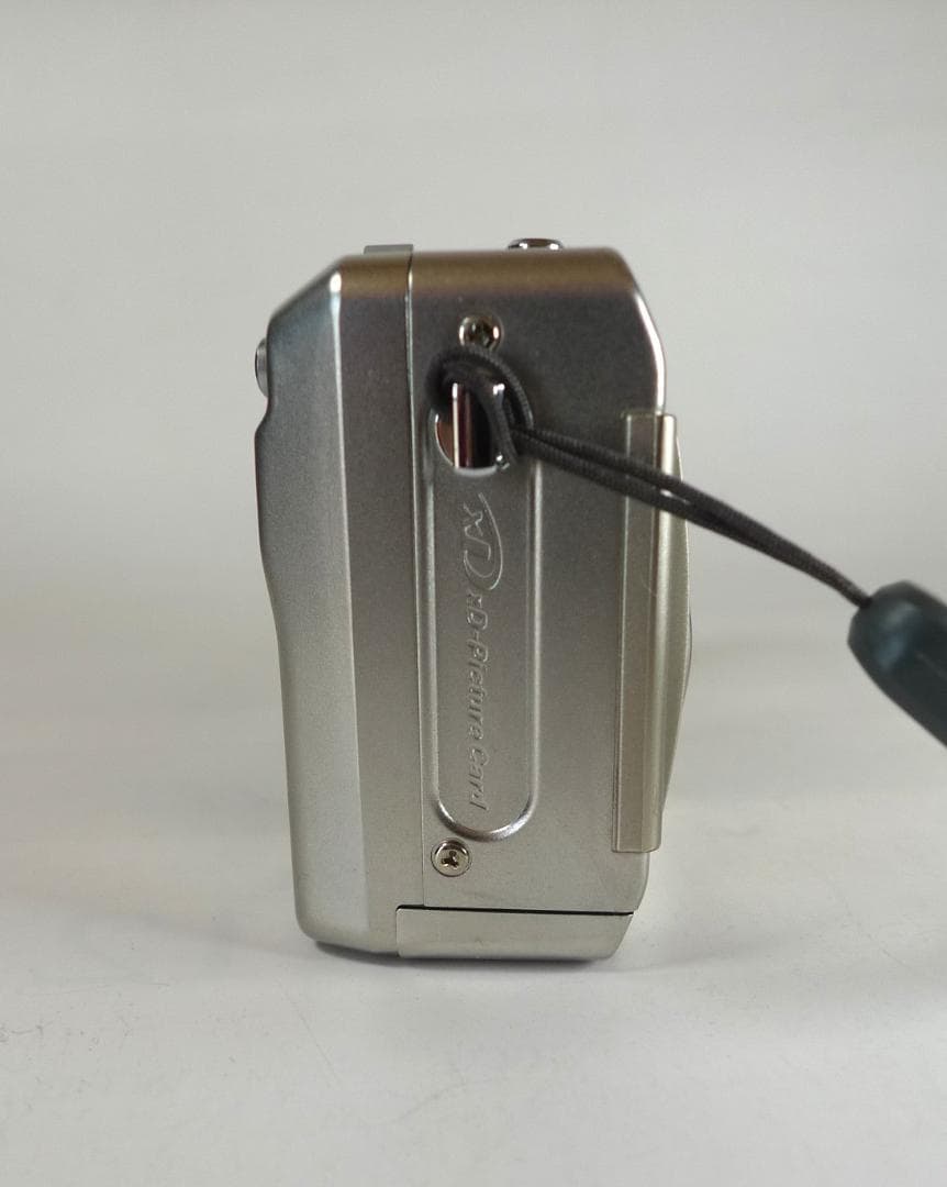 美品★Fujifilm FinePix F810 コンパクトデジタルカメラ動作品