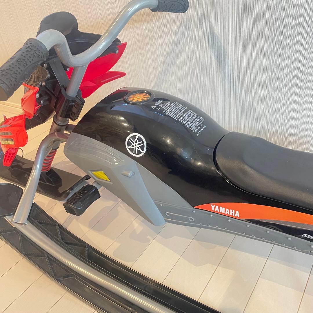 ヤマハ　スノーモービル型　ソリ　レッド　子供用