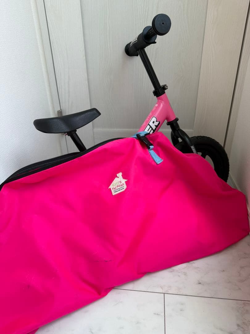 STRIDER バランスバイク ピンク　持ち運びカバー付き