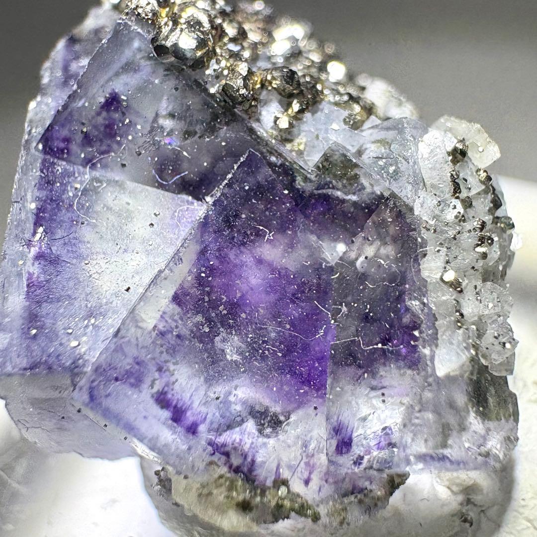 433 中国　ヤオガンシャン産　フローライト&パイライト