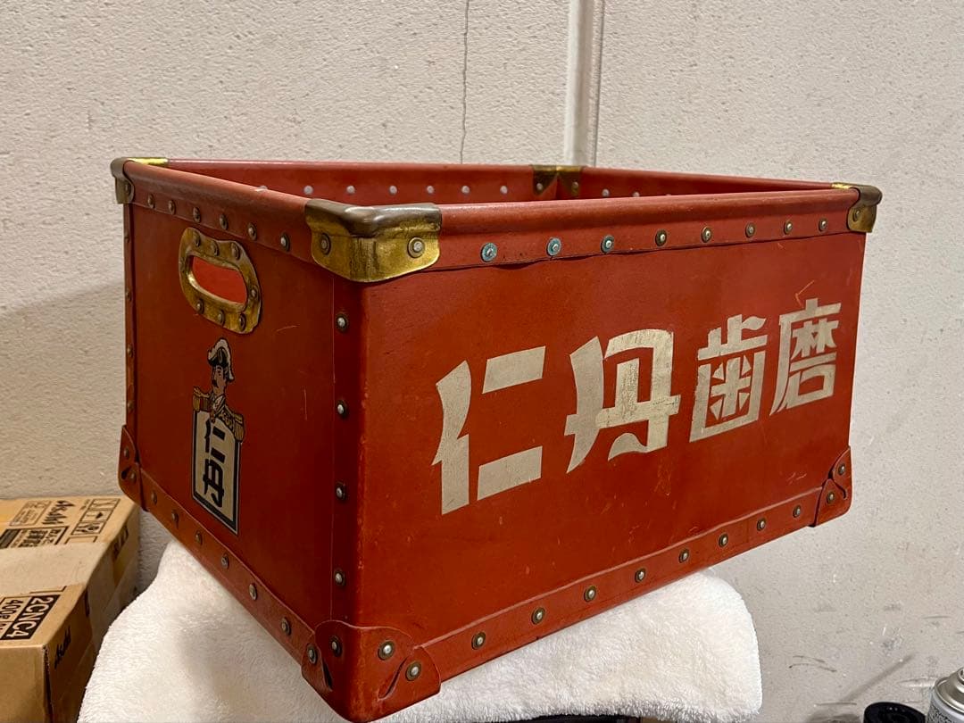 佐*紀様 希少: 仁丹（じんたん）の「ボテ箱」 昭和レトロ