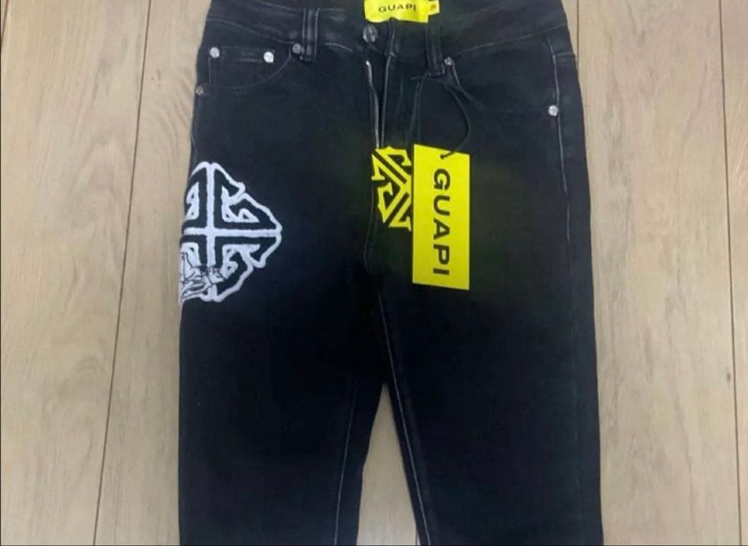 GUAPI ブラック フレアデニム 28インチ　タグ付き