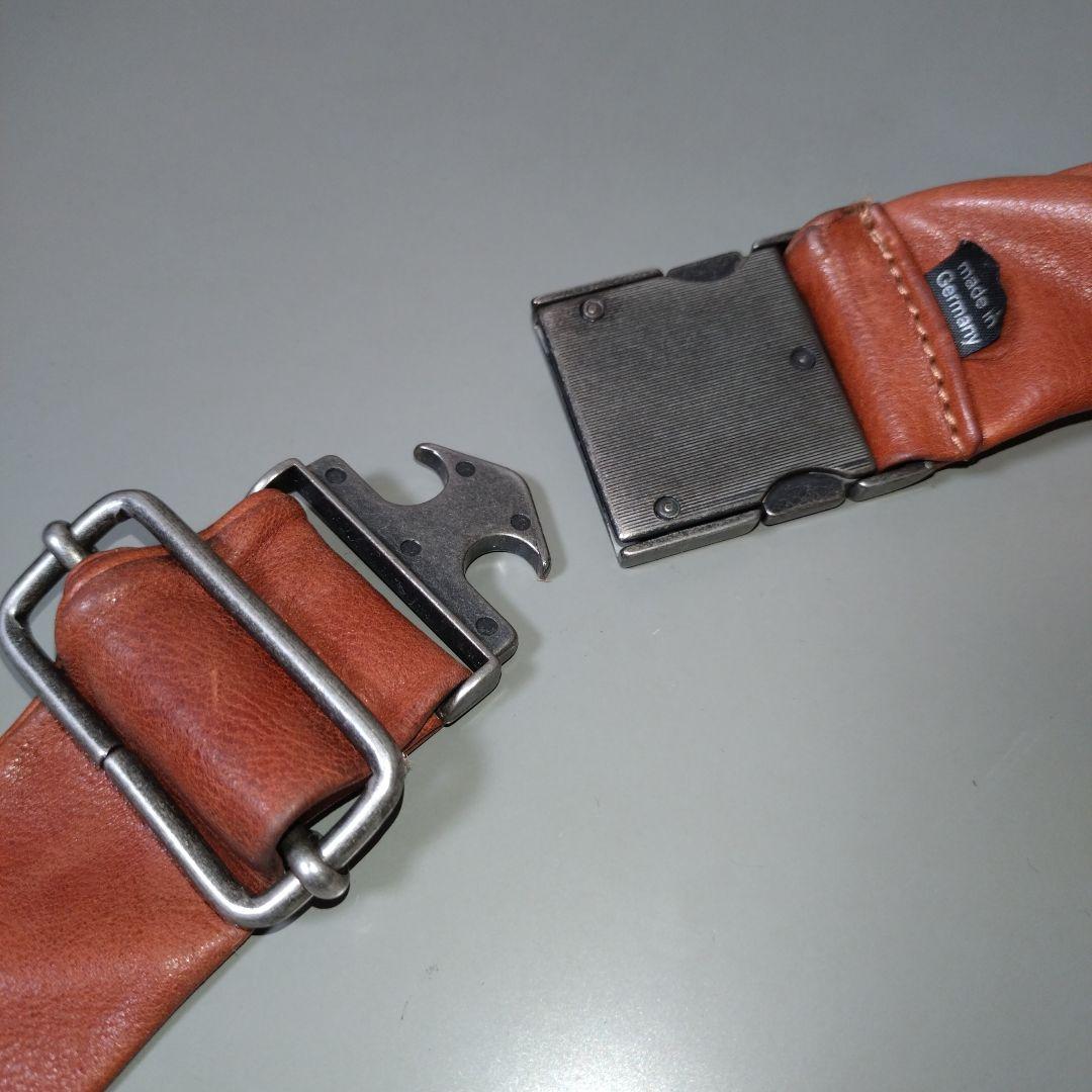 美品trippen] Snakebelt L ( タン）トリッペン　ボディバッグ