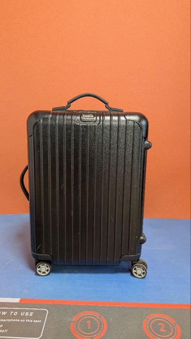 RIMOWA ブラックキャリーケース