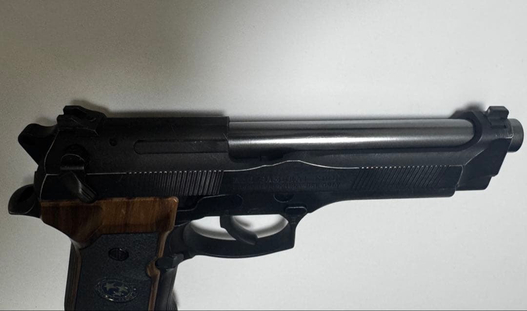 リアルガン塗装済み　M92F サムライエッジ　ガスガン　バイオハザード