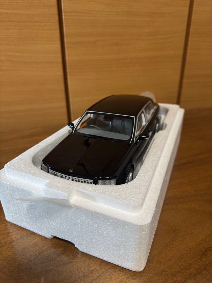 即購入可 京商 トヨタセンチュリー UWG60 神威 1/18