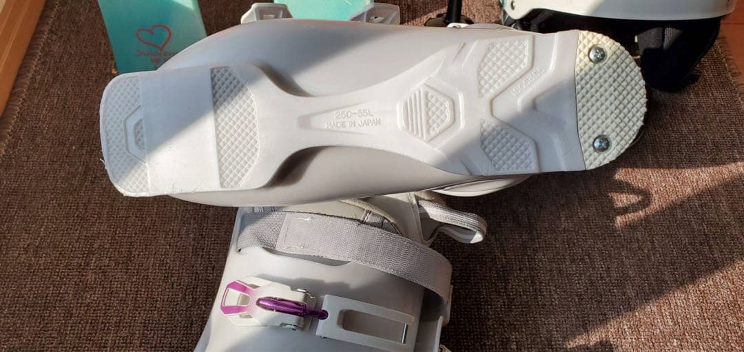 女性用スキー靴・スキー板・ビンディング・ヘルメット・ゴーグルセット