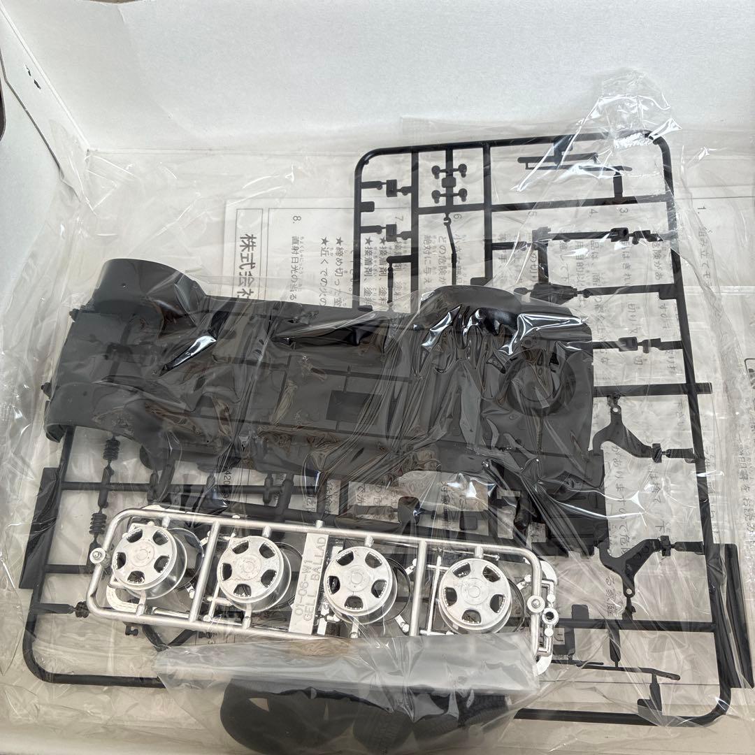 青木ELGRAND URBAN KEN STYLE 1/24 プラモデル