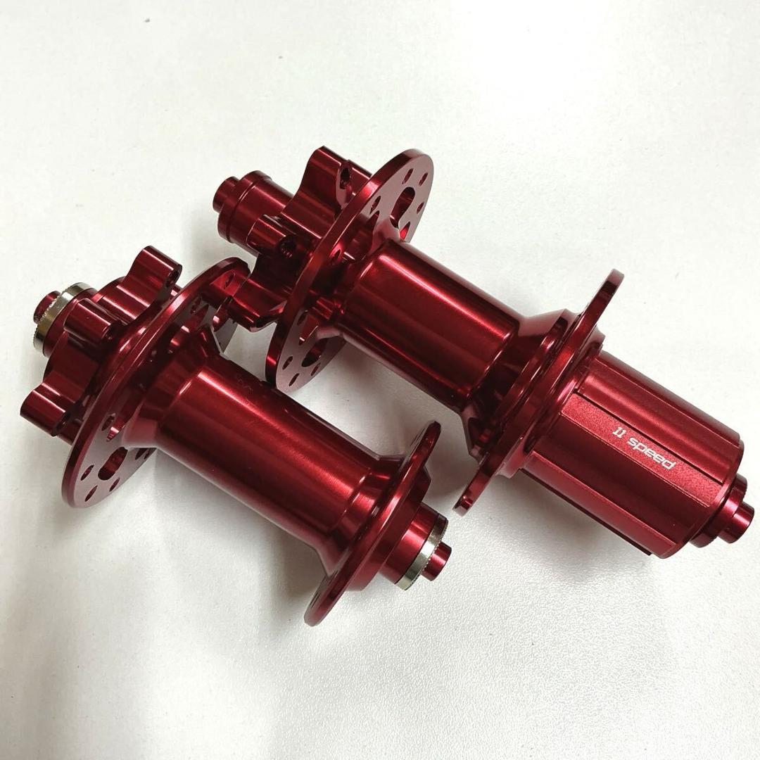 ディスクハブ 100/135mm　レッド　シマノ11速用　超軽量　未使用新品