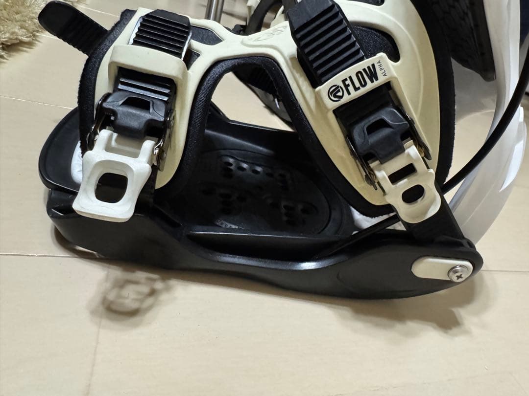 FLOW ALPHA スノーボードビンディング ホワイト