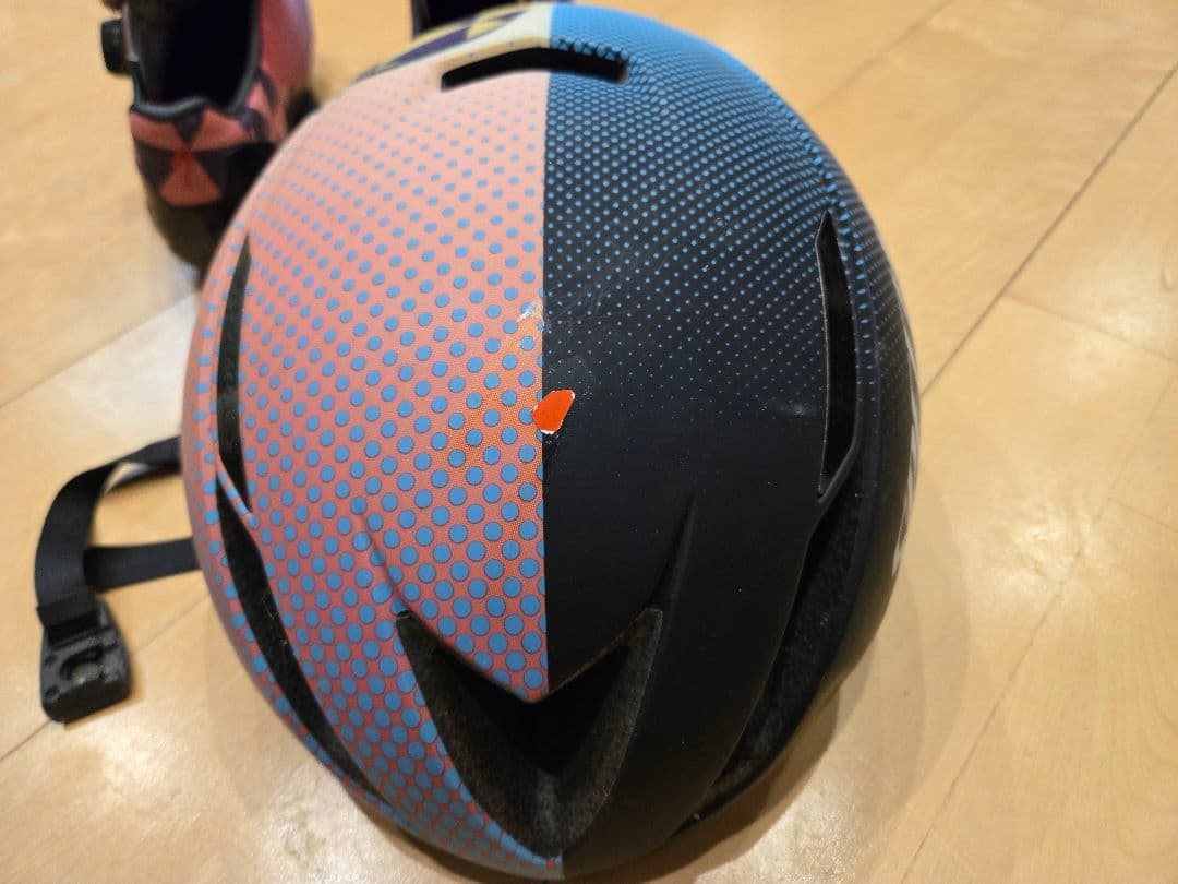 Specialized red hook hotシリーズのシューズとヘルメット