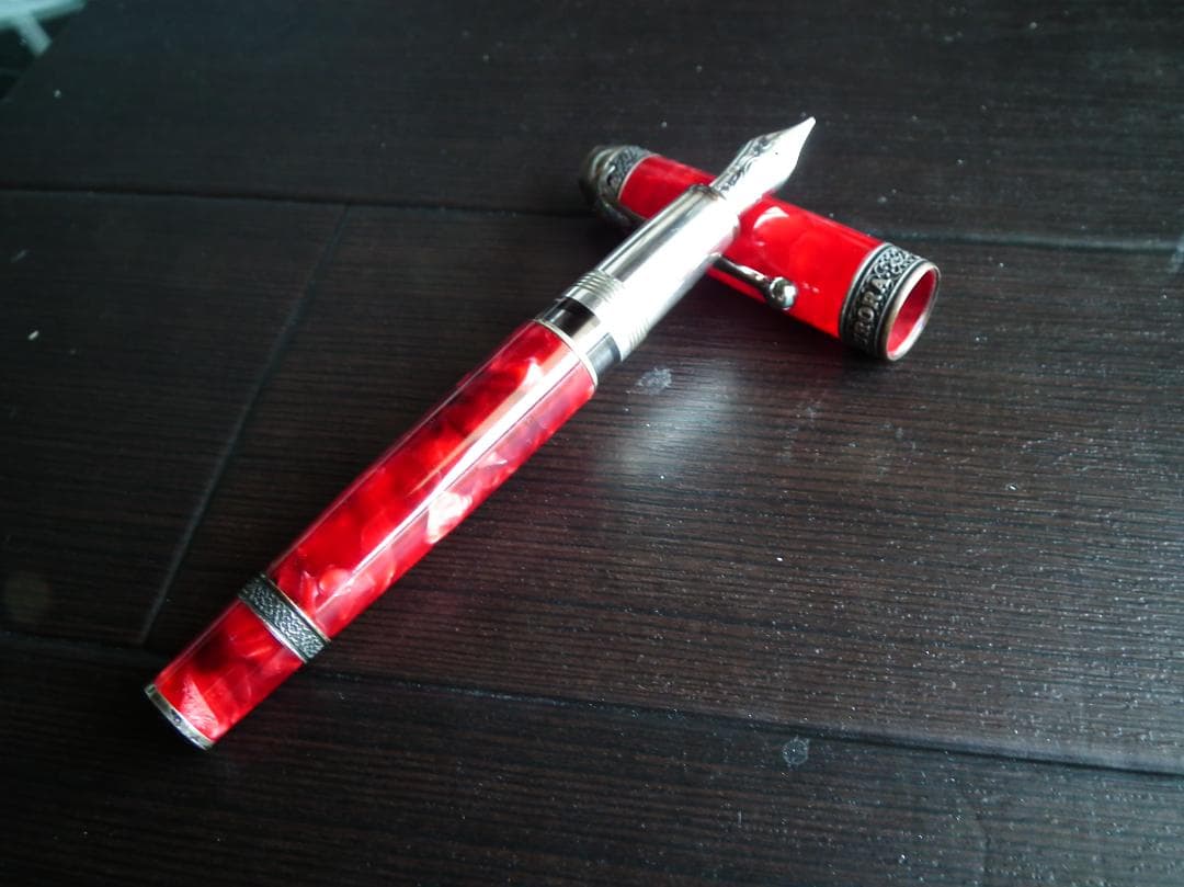 AURORAアウロラ　85周年記念万年筆レッド