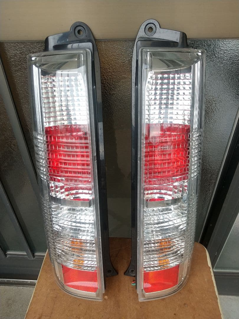 DA64Wテールランプ(後期)右左中古品セット