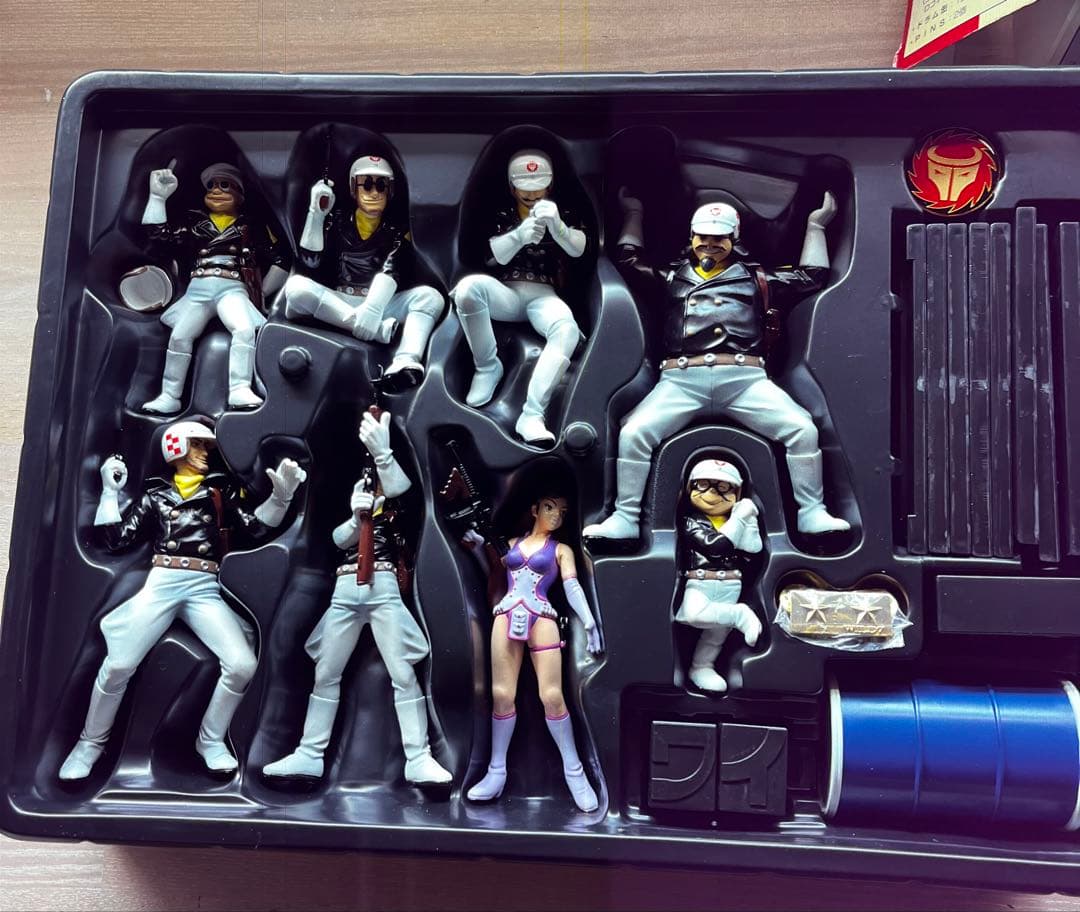 ワイルド7 野性復活 フィギュア 8体セット 限定ピンズ付き　望月三起也