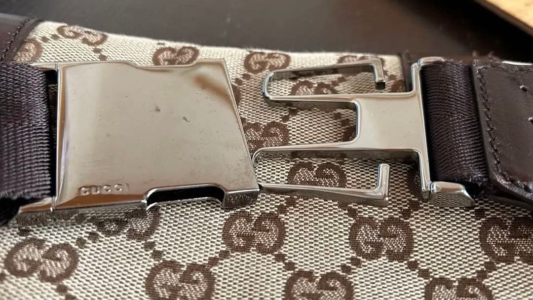 美品✨ GUCCI ボディバッグ 斜め掛け ショルダー GGキャンバス ブラウン