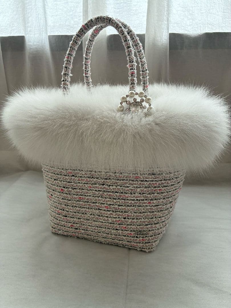 最終価格　ルネ　Rene　ブローチ付きファー付きバッグ