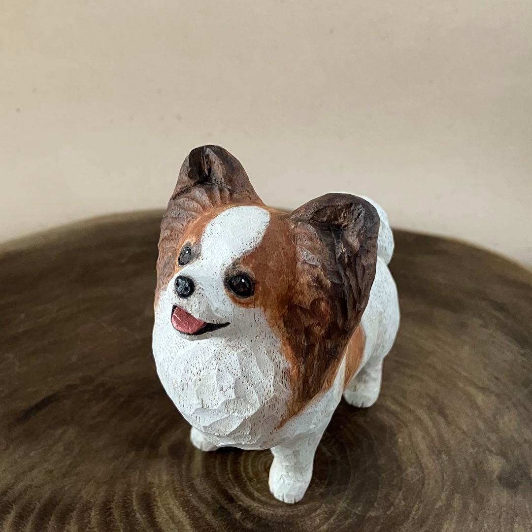 木彫りのパピヨン