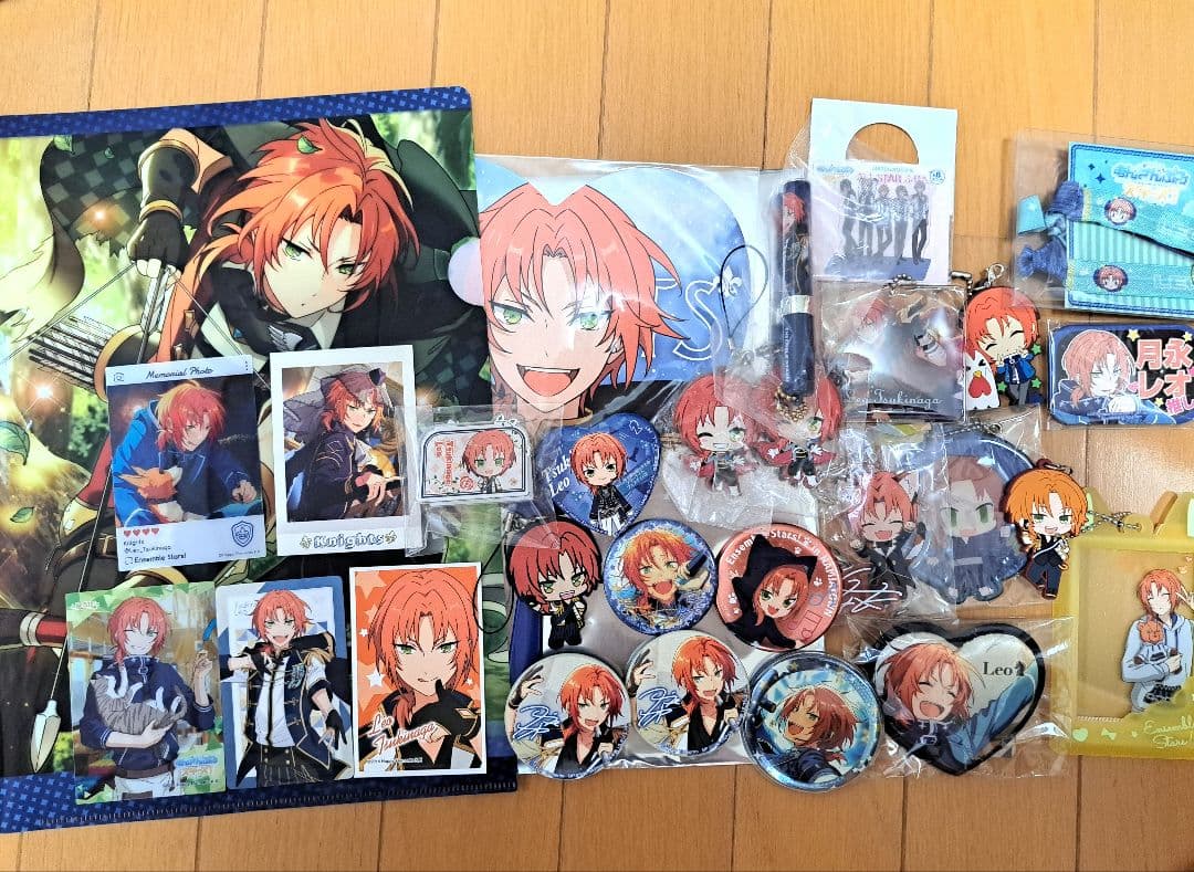 月永レオ グッズセット 缶バッジ ラバスト カード うちわ ペンライト あんスタ