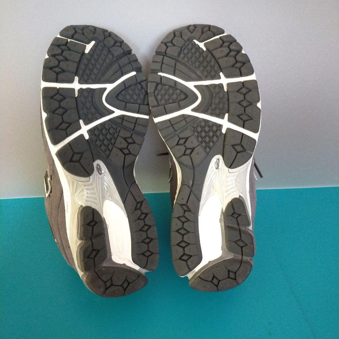 値引　ニューバランス2002R 新品　グレー23cm スニーカー