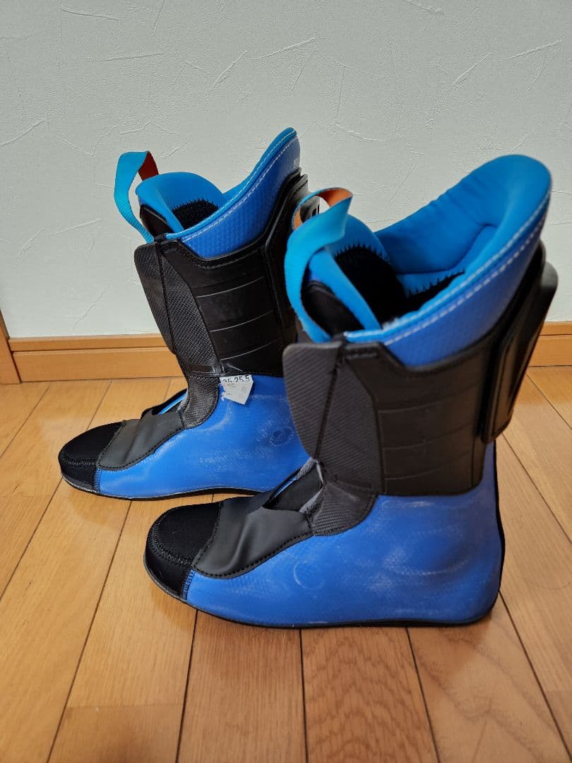 【LANGE】 RS130　スキーブーツ　25-25.5