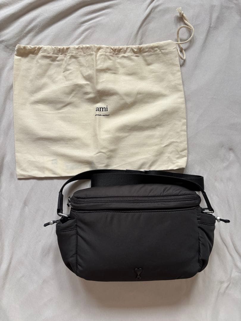 【美品】ami parisメッセンジャーバッグ