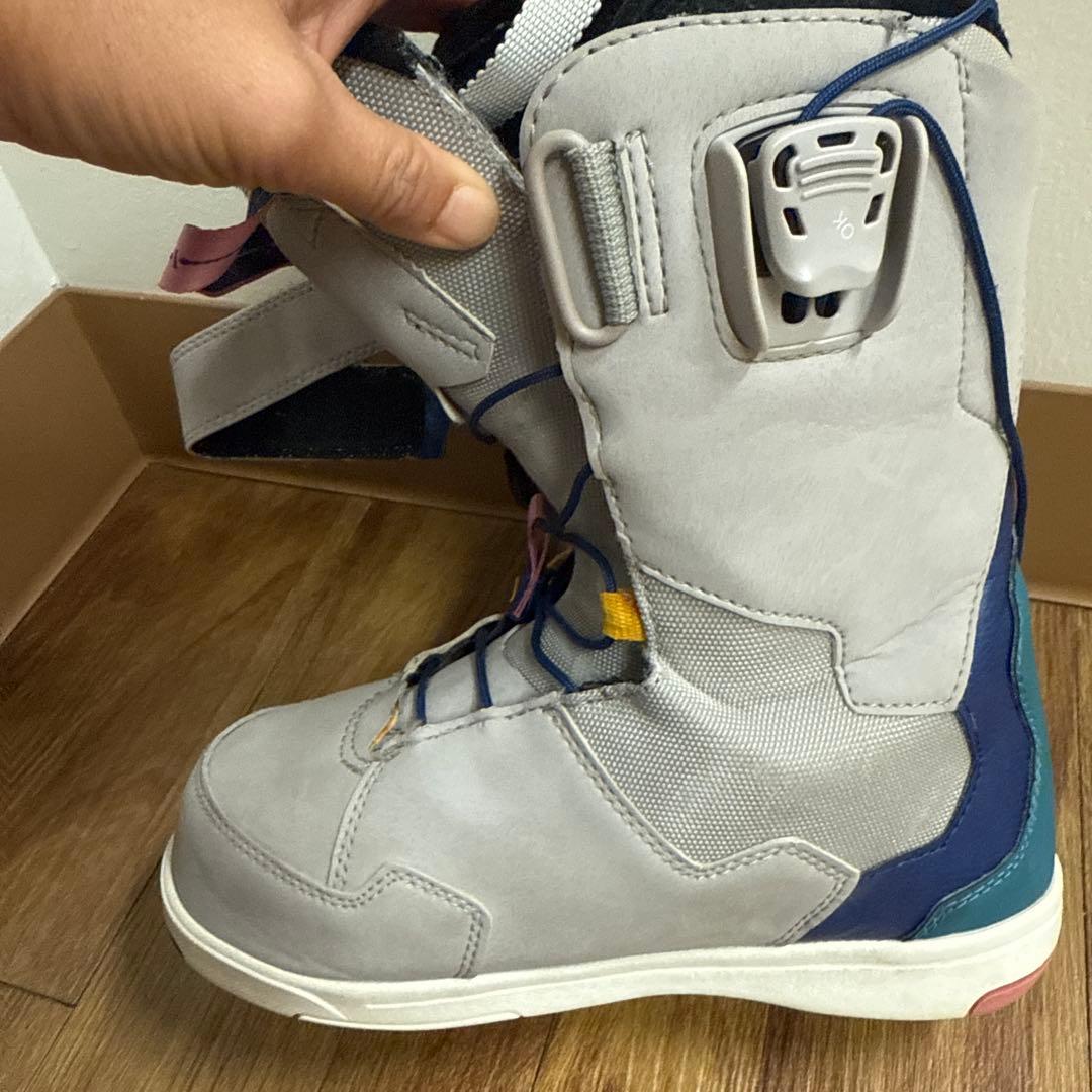 女性用スノーボードブーツ